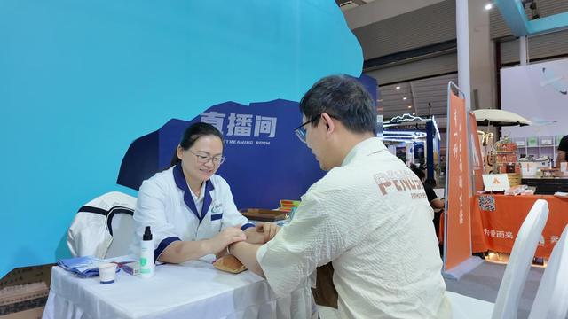 2025创意云南文博会滇池度假区展区：解锁滇池旅游黄金岸线的多元魅力