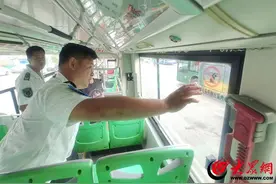 公交车安全标识知多少？温馨巴士安全员来给您讲解图片