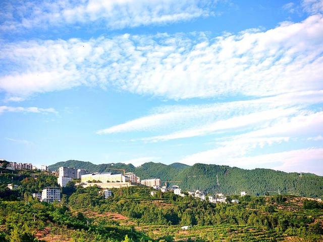 巴东山城 午后风光更旖旎