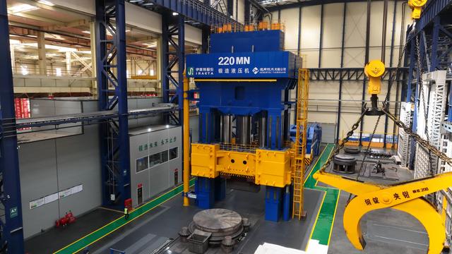 2.2万吨自由锻压机在济南投产