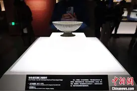 东西问丨郑建华、黎毓馨：千年前“奢侈品”顶流秘色瓷如何圈粉世界？图片