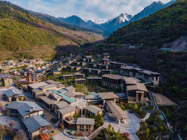 先预约，再出发！秋日九寨沟，还有更多宝藏景点等你探索！