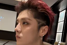 鹿晗多平台账号被禁止关注，当内娱“活人”也别太放飞自我图片