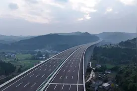 2月28日零时起“成绵第三条高速公路”收费，最低0.65元/车·公里图片