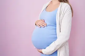 生育津贴直接发给女职工，是效率最高的方式 | 新京报快评图片