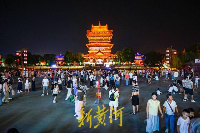 越“晚”越精彩，枣庄台儿庄古城点亮文旅新“夜”态