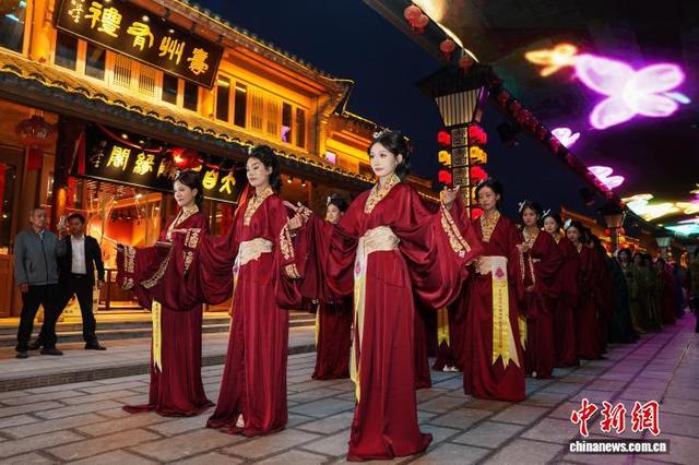 2025世界旅游小姐中国区总决赛入城仪式在安徽寿县古城举行