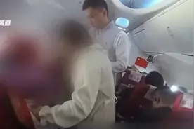 高空惊魂！八旬旅客心脏突发不适，还好机上有两名医生图片