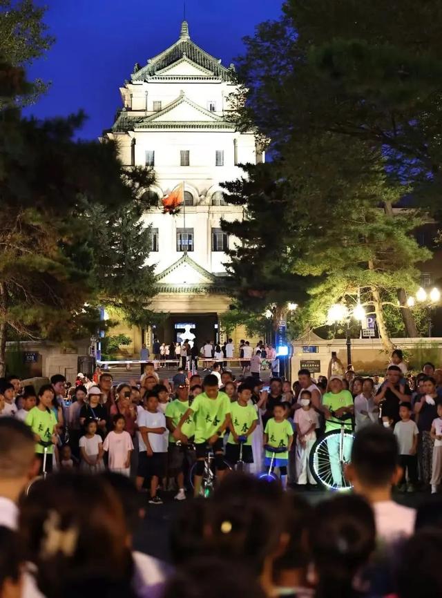 持续火爆！新民大街的创意玩法太多了！
