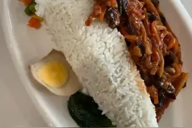 游客晒湖北省博“越王勾践剑饭” 网友：就很离谱图片