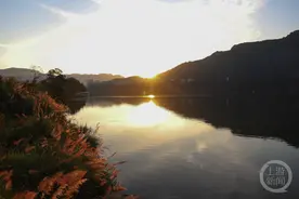 重庆云阳：平湖秋景美如画 一湾碧水入梦来图片
