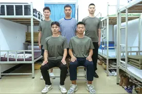 汉江师范学院有个“硬核”寝室 5名室友全是退伍军人图片
