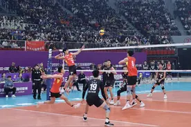 中国男子排球超级联赛揭幕战，山东队主场3比1力克南京队图片