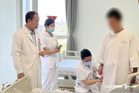 澳门患者来深手术，称医疗技术和就医体验打五星好评图片