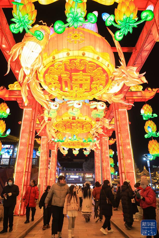 江苏南京：秦淮灯会璀璨夜