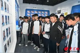 【2025潍坊职教周】校企联动研学 助力学子明晰专业方向图片