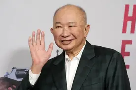 导演吴宇森洛杉矶住所受山火影响：家里布满灰尘，妻子不断咳嗽图片