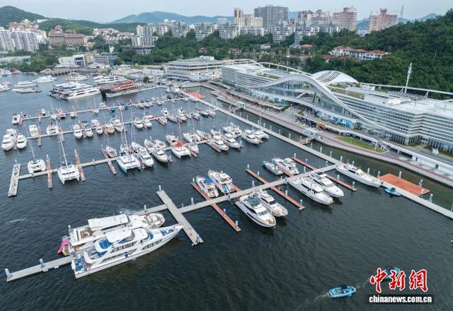 海外华媒海南行：“千艇之城”迈向“亚太游艇之都”