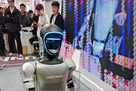 【实探】展会人潮涌向人形机器人，AI家电批量上新！图片
