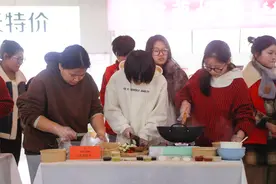 新乡医学院三全学院：举办首届“三全小当家”厨艺争霸赛图片