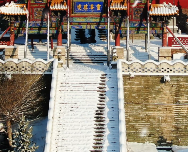 期待雪后的五台山，直接把 “广寒仙境” 从诗里搬到了眼前！