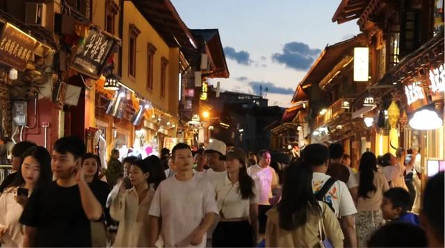 外地高温40℃，云南还要穿长裤，来感受独一份清凉