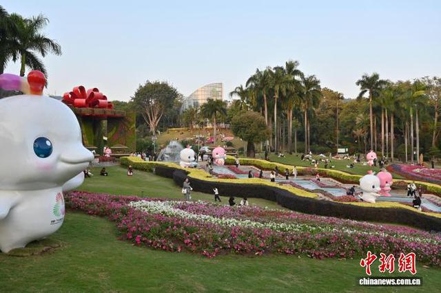 广州云台花园变身“大湾鸡主题乐园”