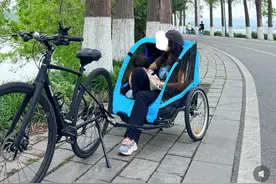 家长骑拖车带娃成东湖“显眼包”，租车行：配有两处保险装置，不少“社牛”家长咨询图片