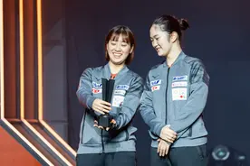 （体育）乒乓球——WTT女子总决赛：颁奖仪式举行图片