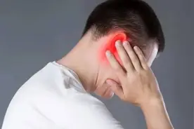胃酸从耳朵里冒出来？！男子耳鸣一个月后被确诊……医生：与情绪饮食有关！职场人易中招！图片