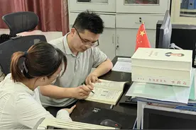 勇救落水母子！河南教师戚福周，好样的！图片