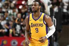 詹姆斯转发布朗尼训练视频：继续加油 孩子图片