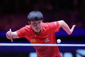 乒乓球世界杯｜孙颖莎与队友陈幸同会师半决赛图片