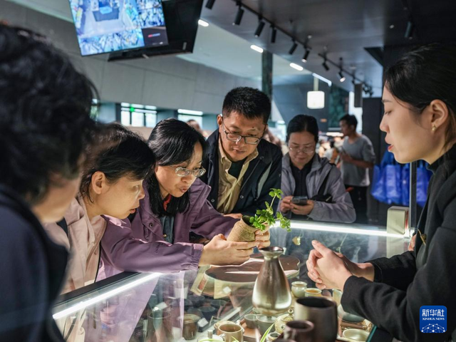 新时代中国调研行之文化中华｜文物的“新展厅”：三星堆文创潮玩的出圈密码