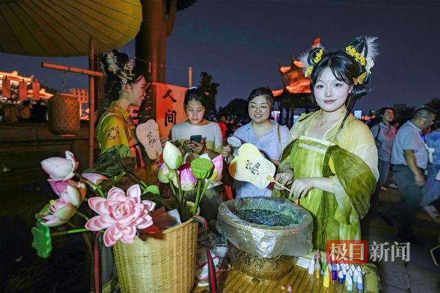 玩转江湖“一起”嗨，《夜上黄鹤楼》带游客畅玩盛夏幻境