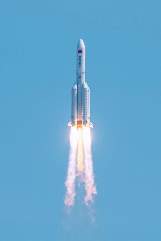 长五乙火箭携手远征二号上面级成功发射卫星互联网低轨卫星