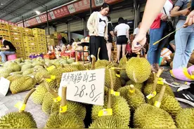 “榴莲降价”登上热搜！原来挑榴莲不是越大越好？图片