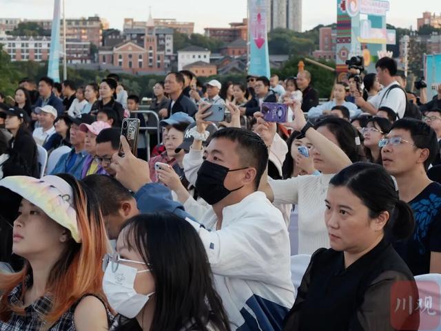 这场推介会上，凉山把“冬季暖阳”和民族风情搬到闽江之心