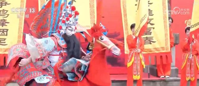 “文旅+非遗+科技+电影+生态”吸引游客纷至沓来 特色资源激活火热消费新场景