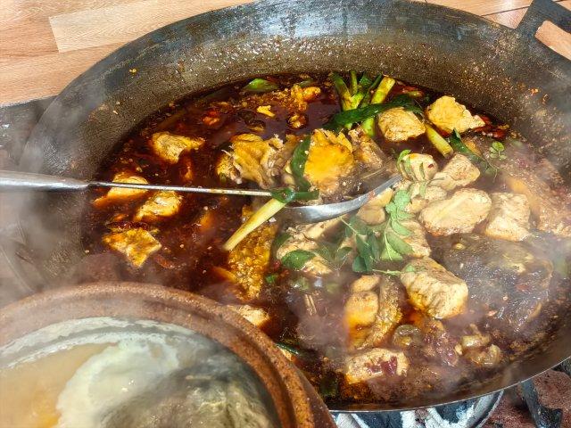 玉溪江川：山水奇遇，鱼味无穷
