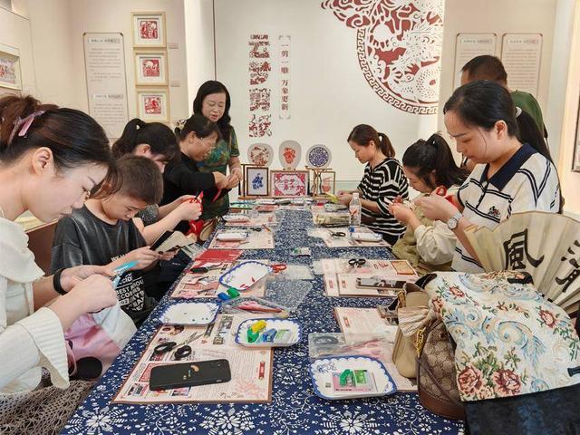 云梦：双节同庆黄香文化馆焕新启幕