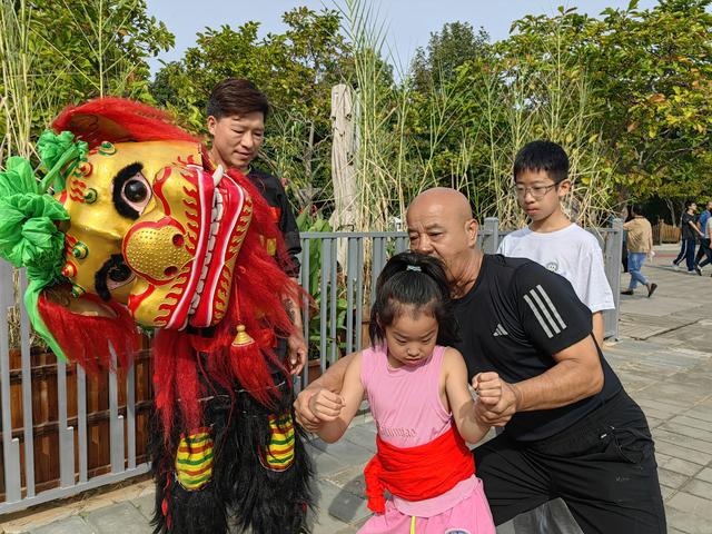 第十三届非遗文化体验周在北京国际雕塑公园启幕