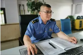“铁路伉俪”双倍坚守演绎责任与担当图片