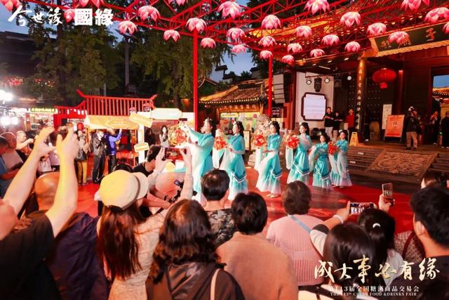 大成殿、小舞台、超有“戏”