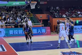 虽迟但到！山东高速114：101击败四川，迎来赛季首胜图片