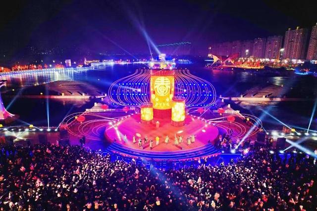 人民网丨这个冬天去抚顺，解锁全龄段冰雪新玩法