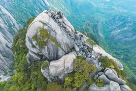 黄山天都峰恢复对外开放图片