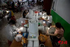 橄榄核“变身”文玩手串图片