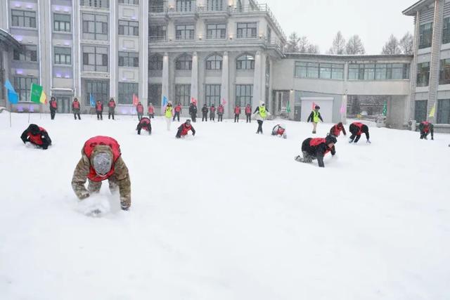“冰雪+温泉”盛装迎客 浪漫经济焕发新活力