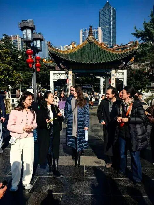 外籍歌唱家打卡甲秀楼解锁音乐与文化碰撞之美